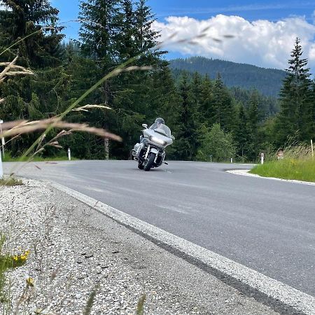La Irmania Pension Ledenitzen Bagian luar foto