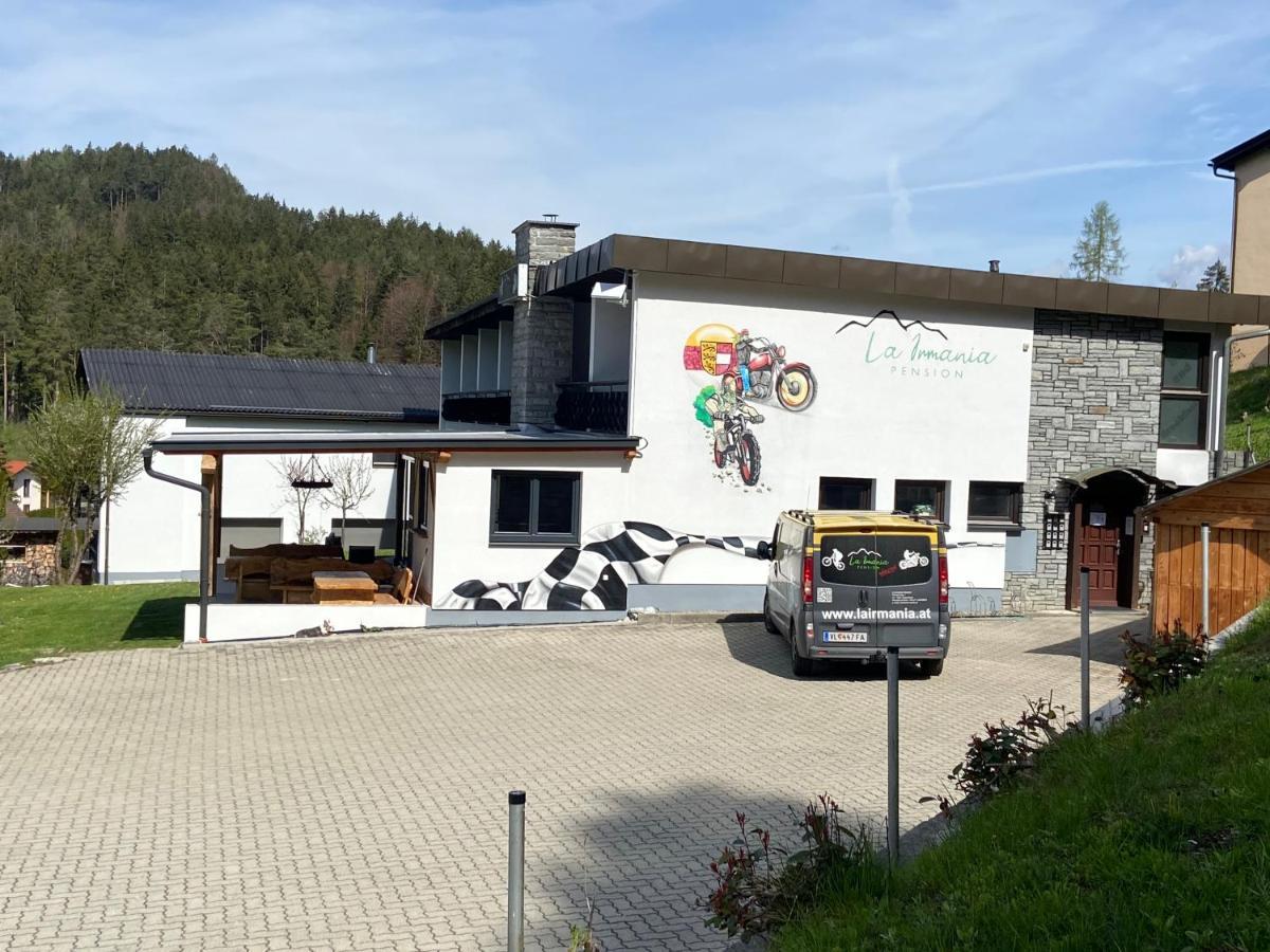 La Irmania Pension Ledenitzen Bagian luar foto